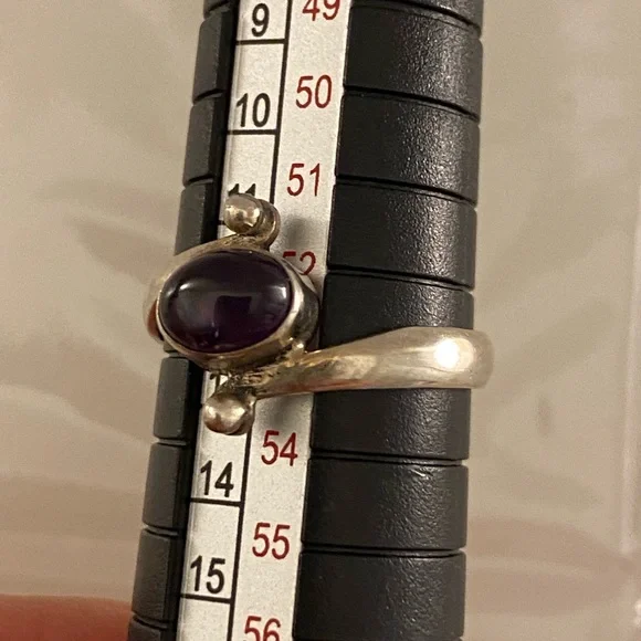 Beautiful 925 Sterling Silver Amethyst Ring Size 6.5 - Picture 5 of 7